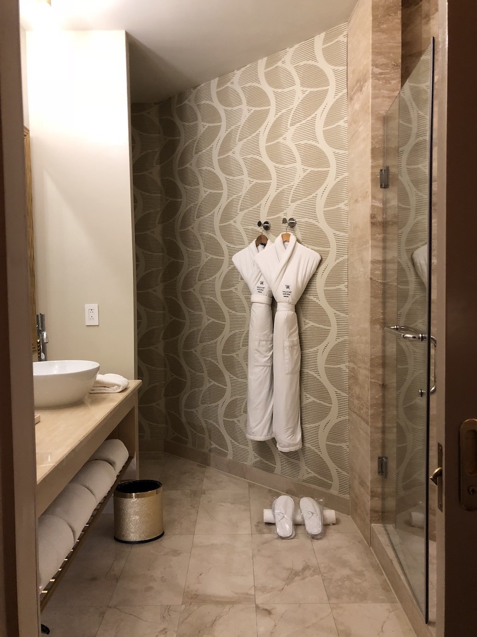 Waldorf-Astoria Panama bathroom