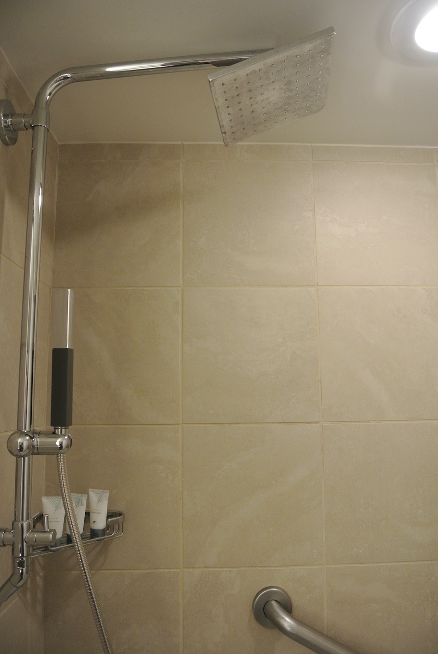 Suite shower