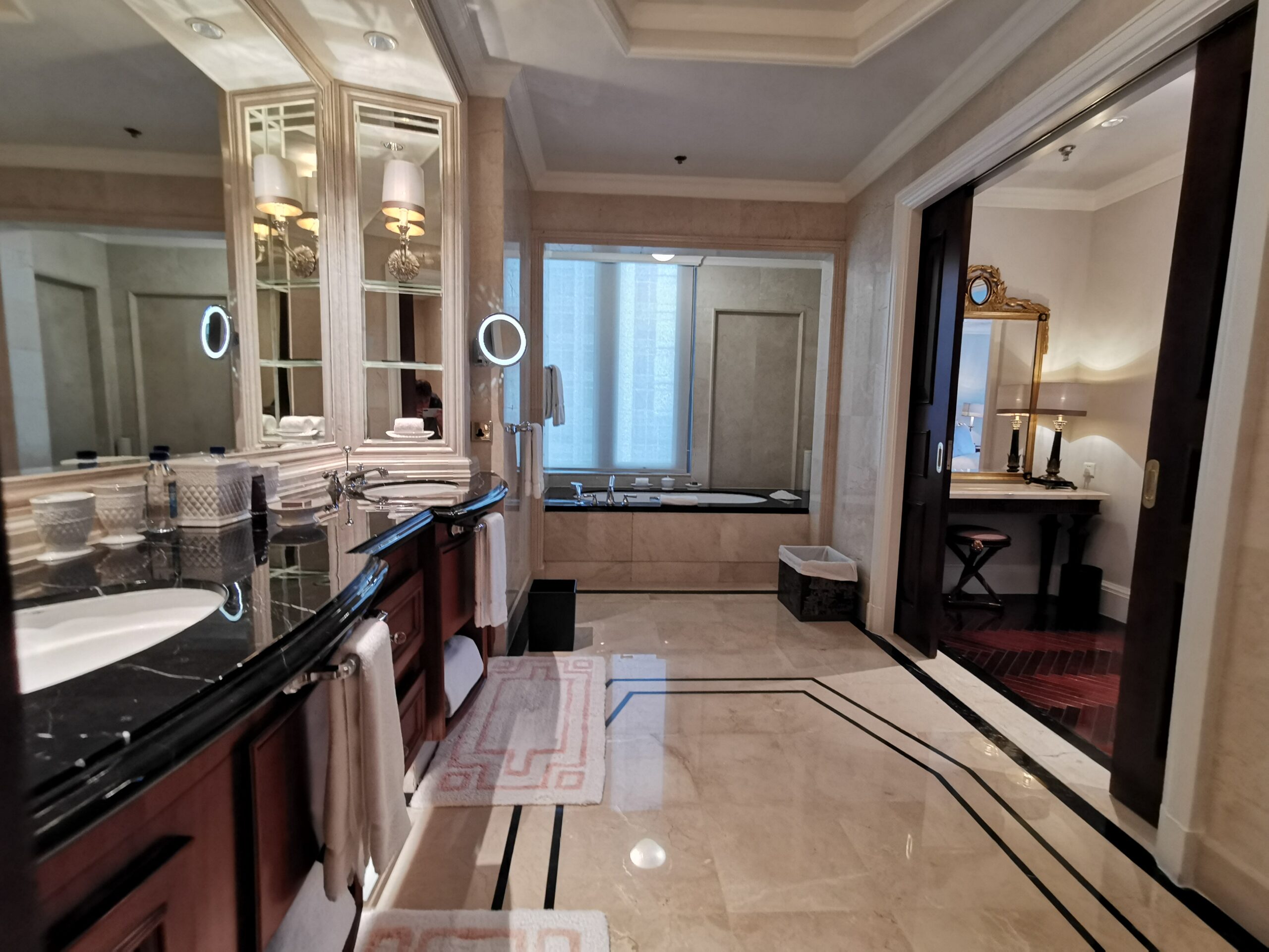 Ritz Carlton Guangzhou Suite Bathroom