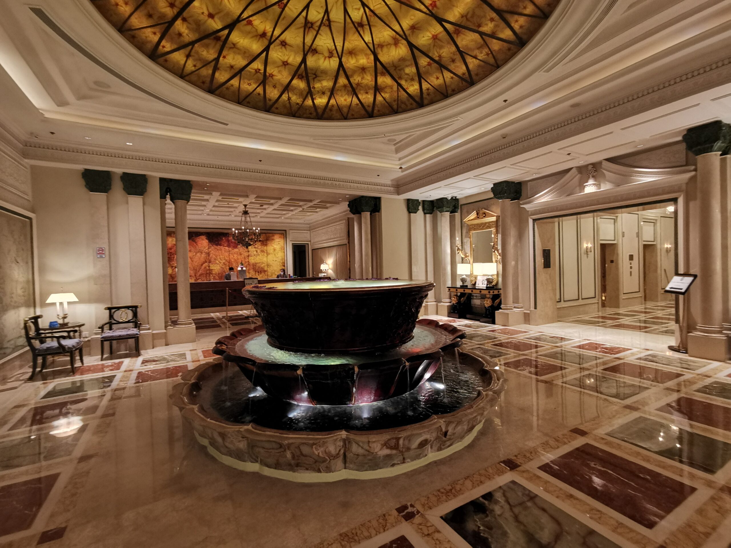 Ritz Carlton Guangzhou Lobby Fountain
