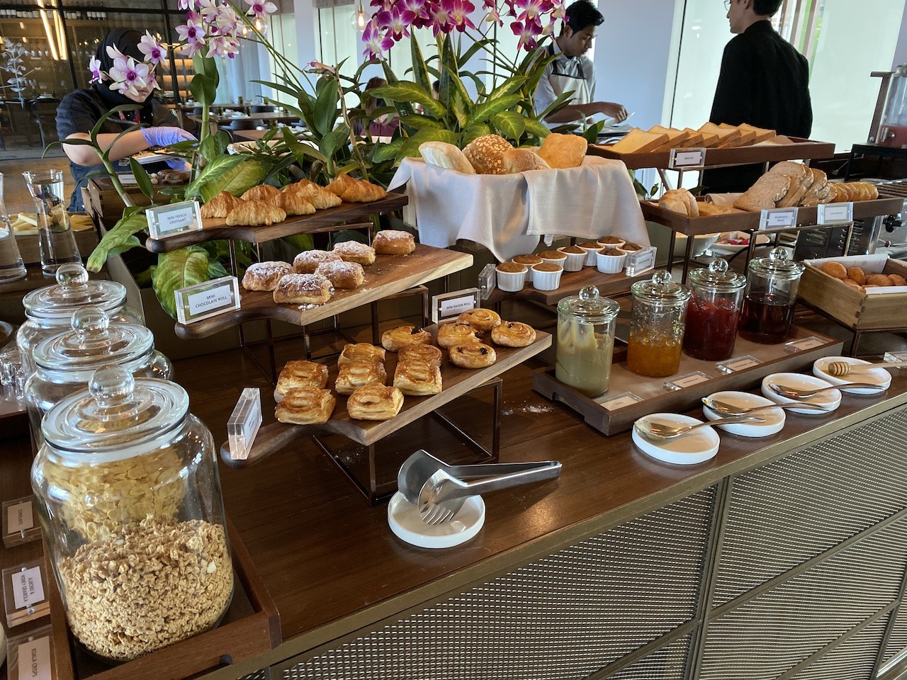 Hyatt Alila Bangasar Entier buffet breads