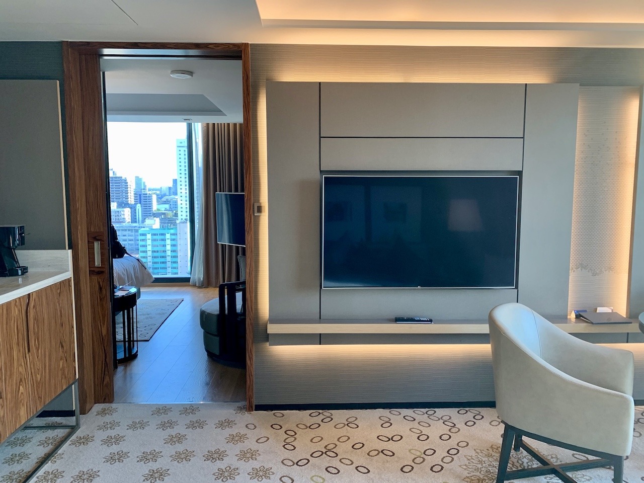 Hyatt Regency Sukhumvit suite living room and TV