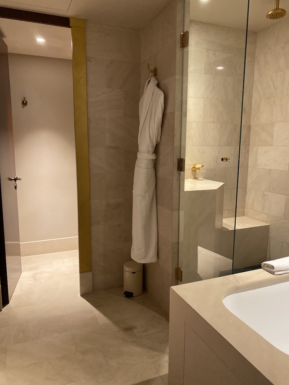 Park Hyatt Vendome bathroom