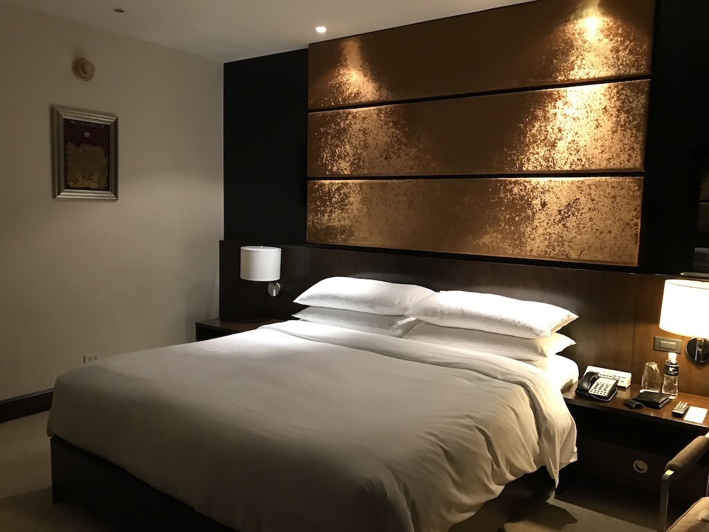 JW marriott bangkok suite bedroom