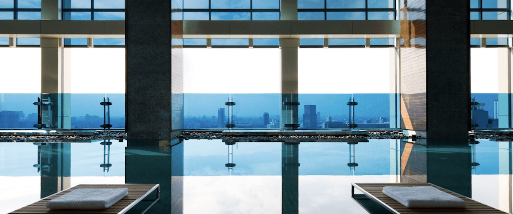 Renaissance-Bangkok-pool