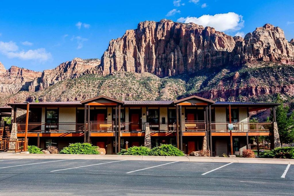La Quinta Inn & Suites is one of the best budget hotels near Zion National Park