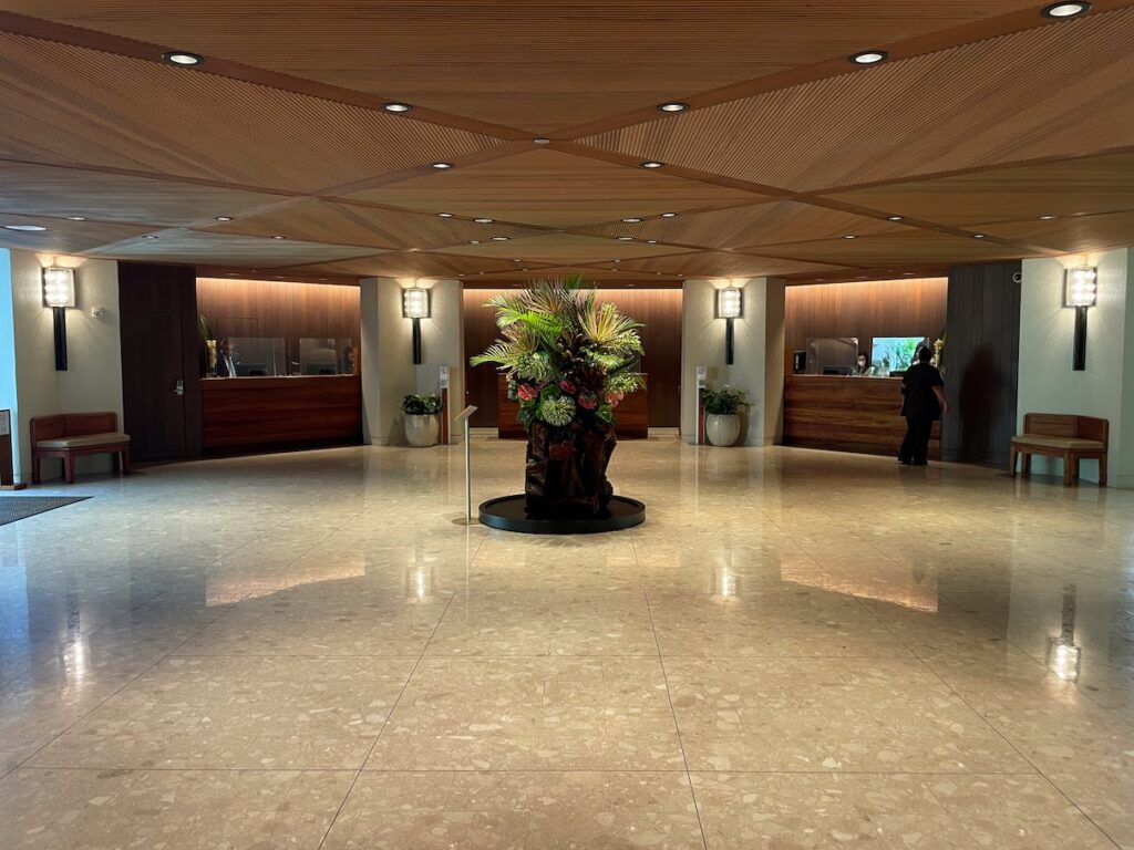 Lobby and check in area of the Halekulani Hotel