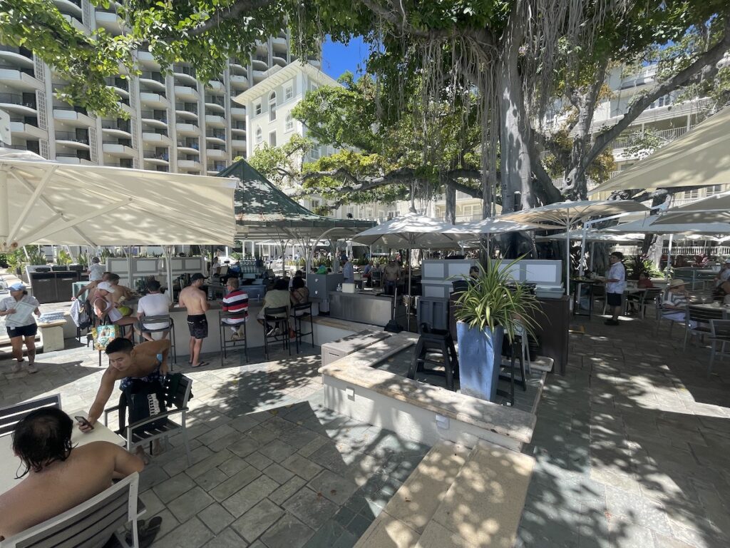 Review & Video: Moana Surfrider, Waikiki Beach Beauty