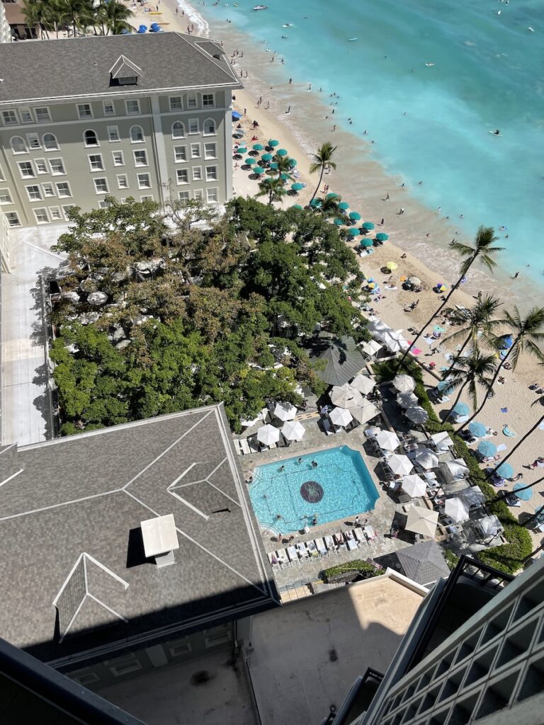 Review & Video: Moana Surfrider, Waikiki Beach Beauty