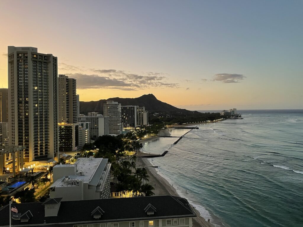 Review & Video: Moana Surfrider, Waikiki Beach Beauty