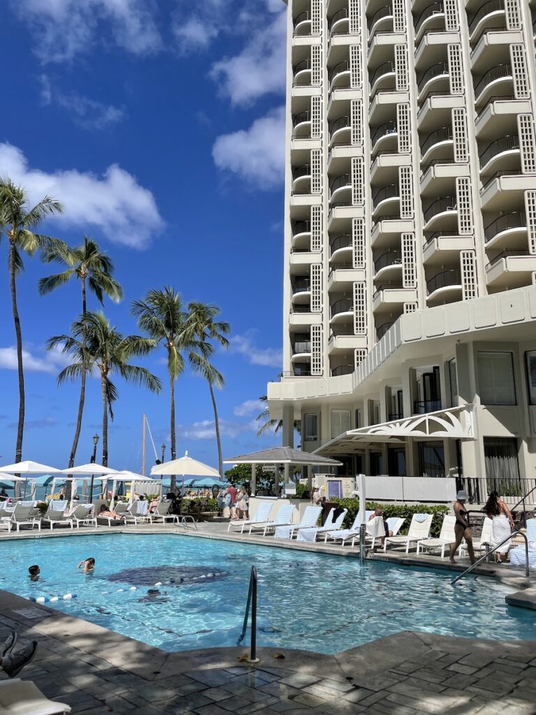 Review & Video: Moana Surfrider, Waikiki Beach Beauty