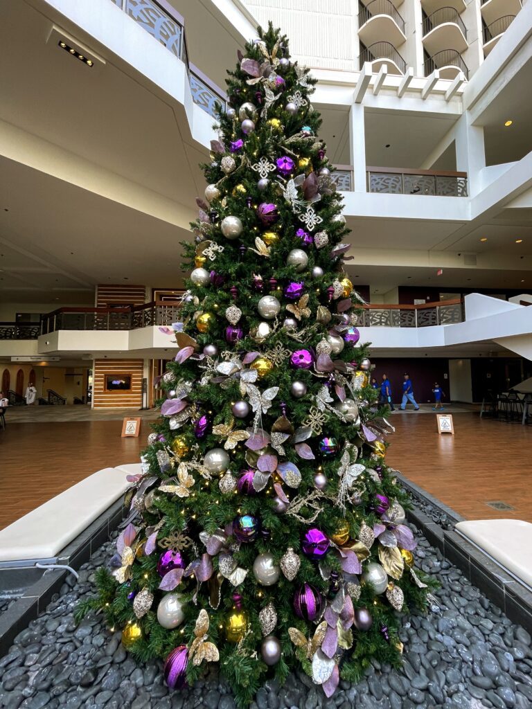 17 Gorgeous Waikiki Hotel Christmas Trees