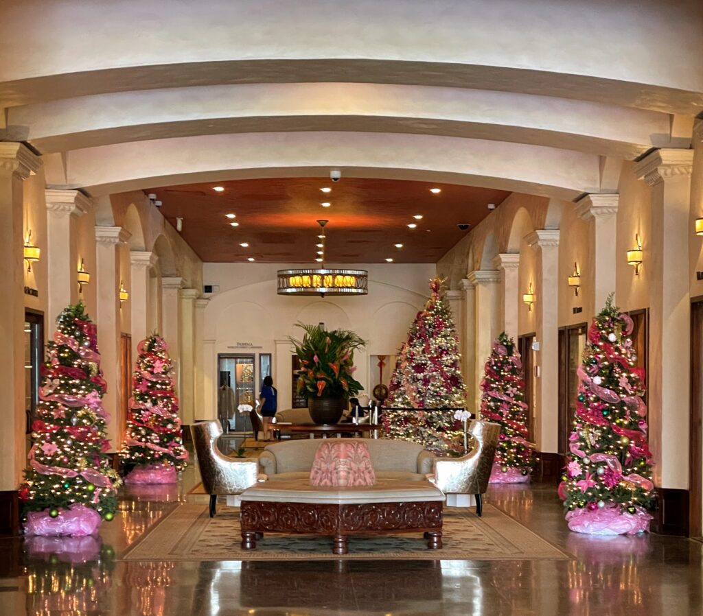 17 Gorgeous Waikiki Hotel Christmas Trees