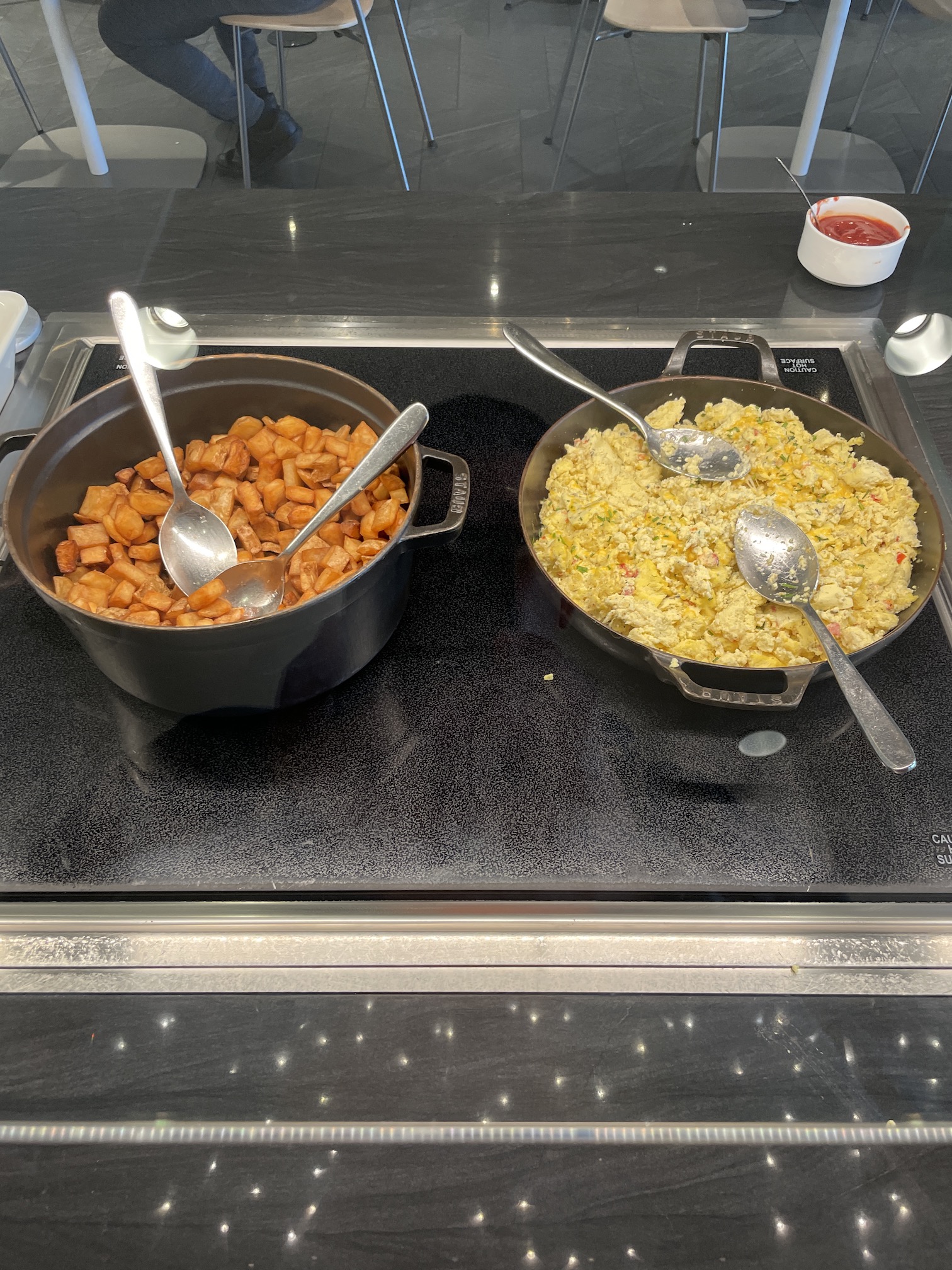 Review: American Express Centurion Lounge Phoenix – Small & Efficient