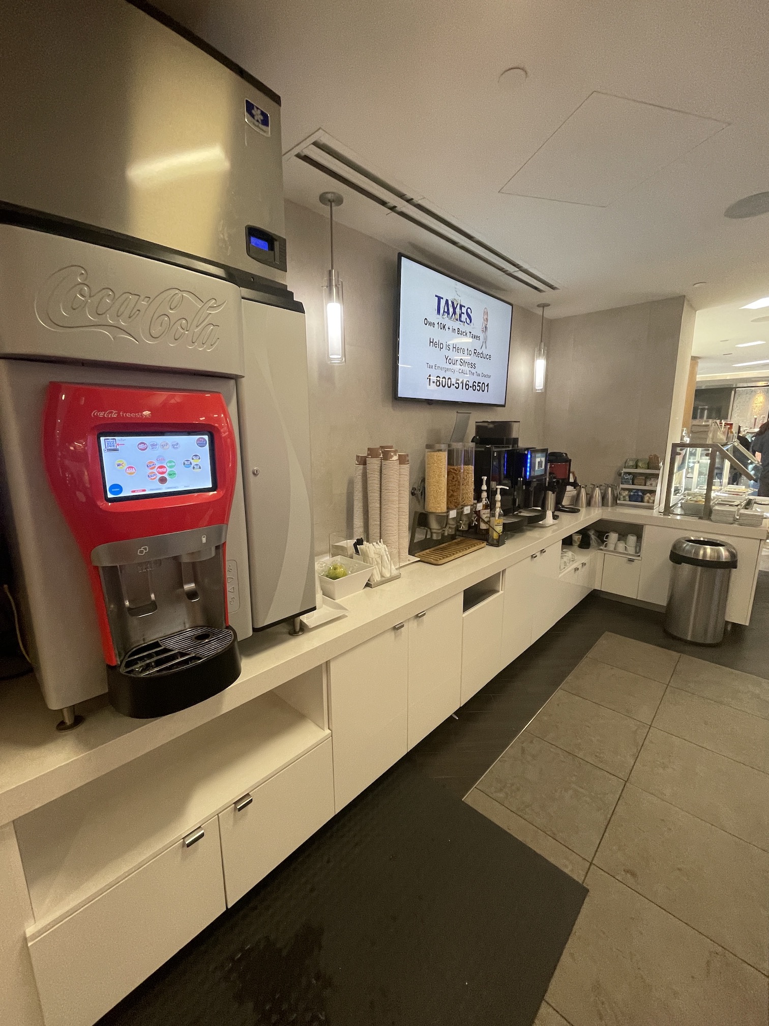 Review: Phoenix Admirals Club Gate A7