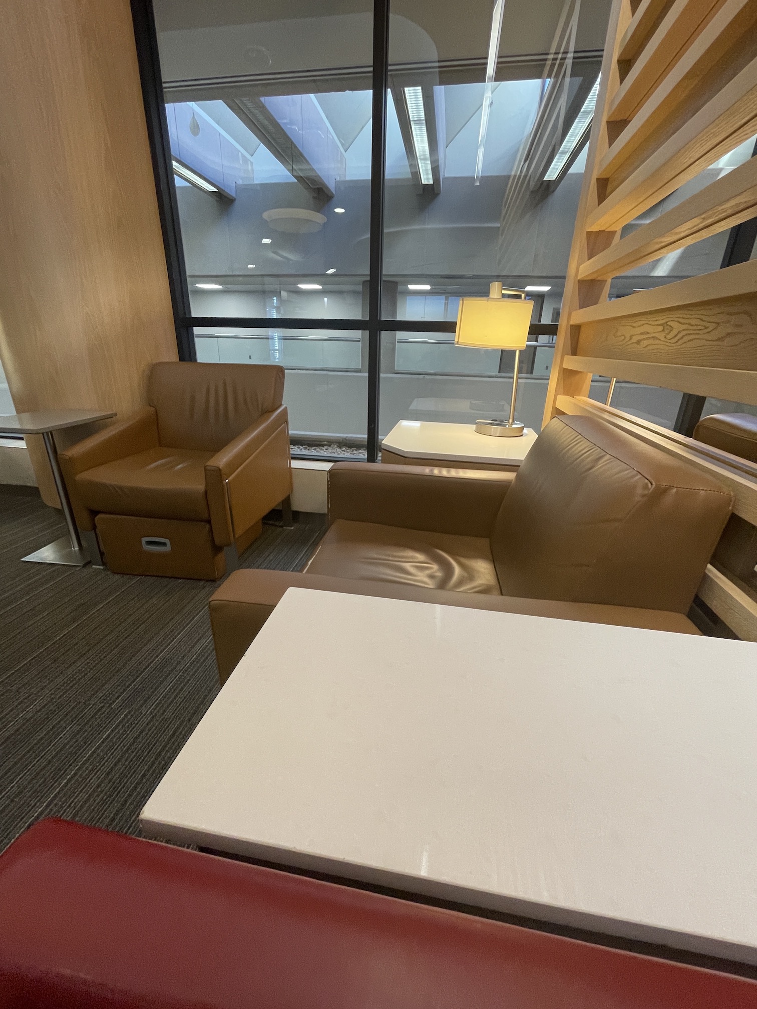 Review: Phoenix Admirals Club Gate A7