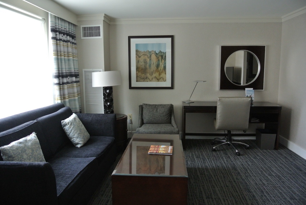 Suite living room