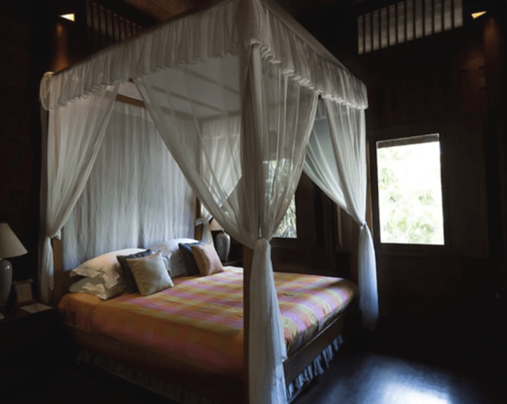 Chakrabongse-villas-bedroom