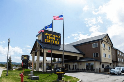 Wolf Inn & Suites