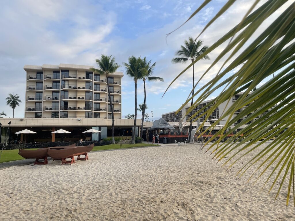 Beach view of the Courtyard King Kamehameha's Kona Beach Hotel