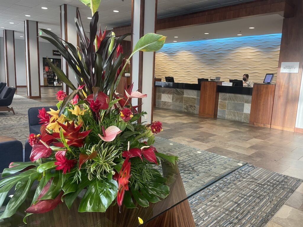 Front lobby at the Courtyard King Kamehameha's Kona Beach Hotel