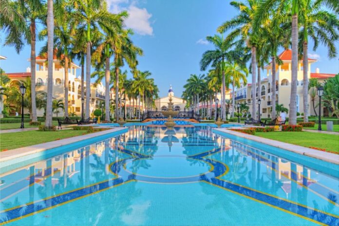 Luxury Virtuoso Hotel Pool