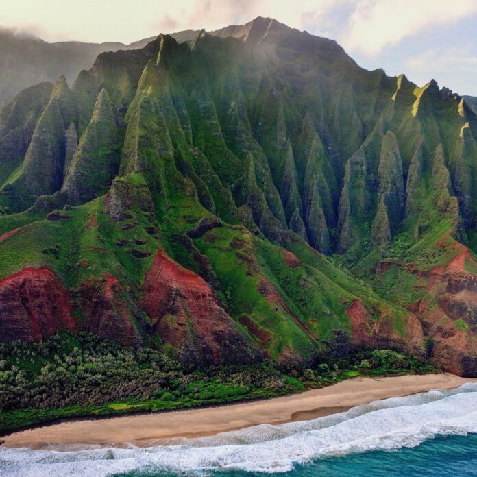 Na Pali Coast Kauai, home of some of the best luxury hotels on Kauai