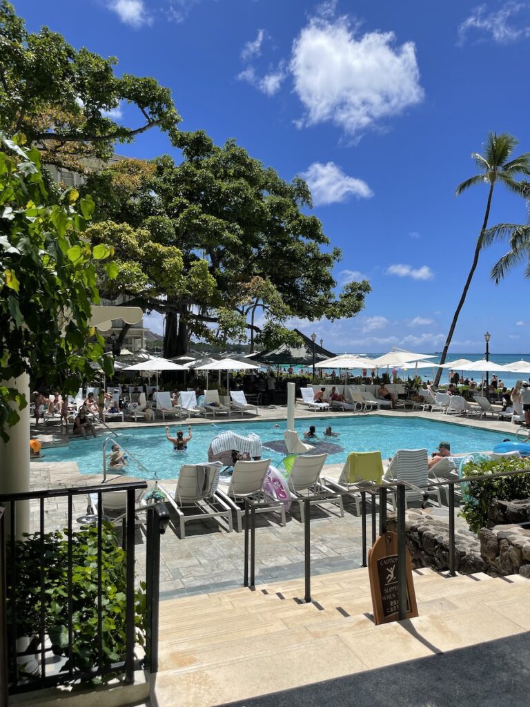 Review & Video: Moana Surfrider, Waikiki Beach Beauty