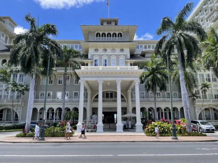 Moana Surfrider waikiki beach front view