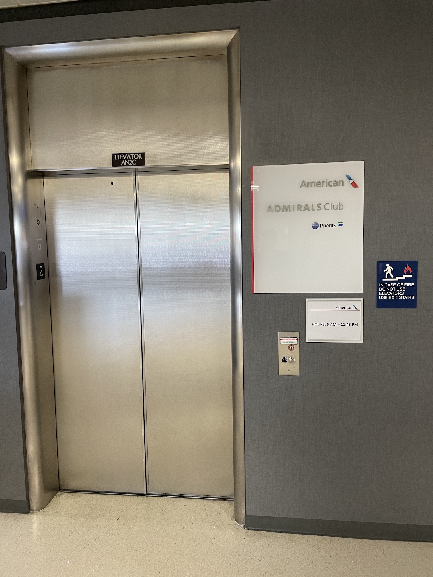 Review: Phoenix Admirals Club Gate A7