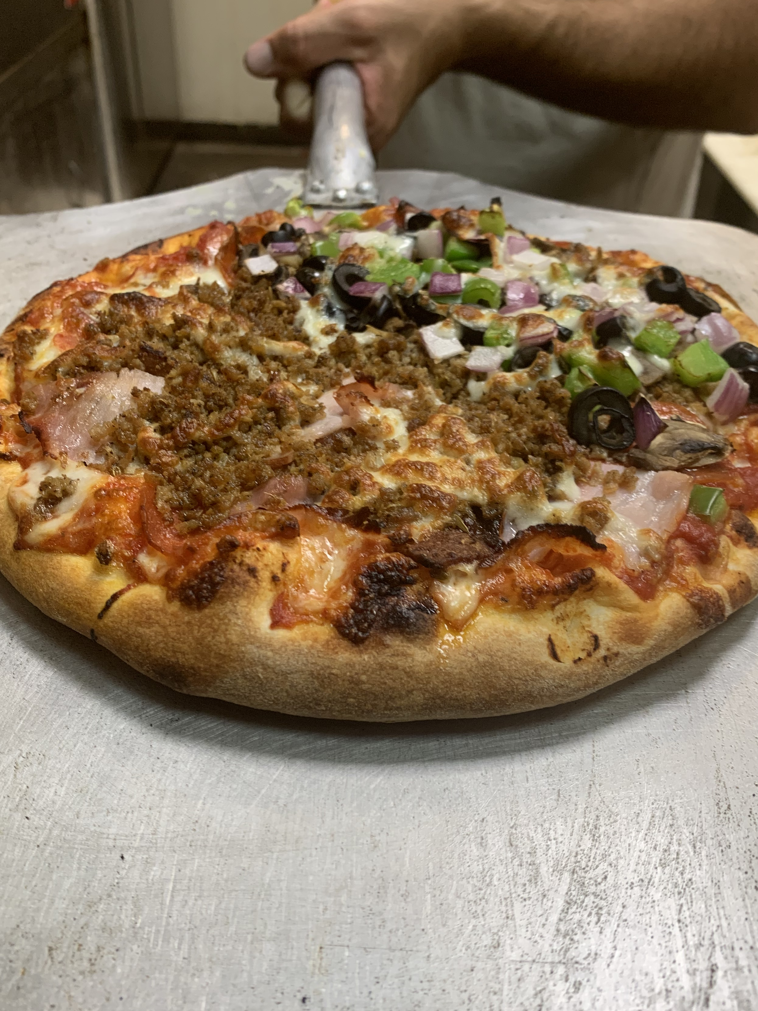 7 Best Pizza Spots In Lahaina, Maui