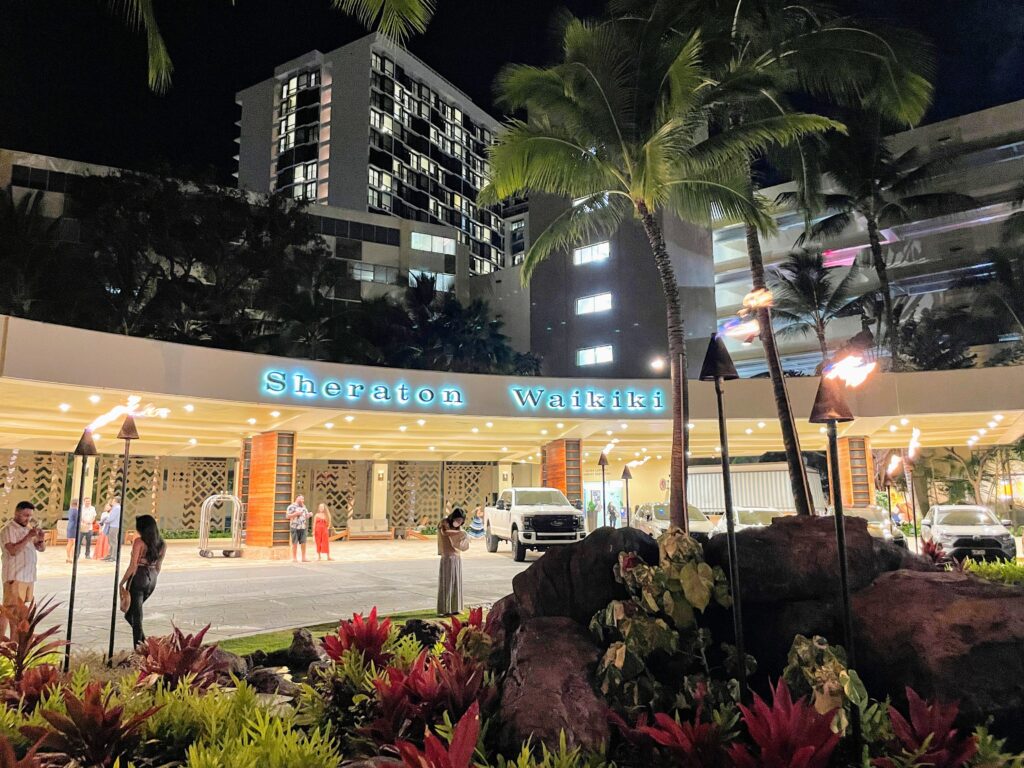 Legendary Sheraton Waikiki Vs. Moana Surfrider | 6 Things to Consider