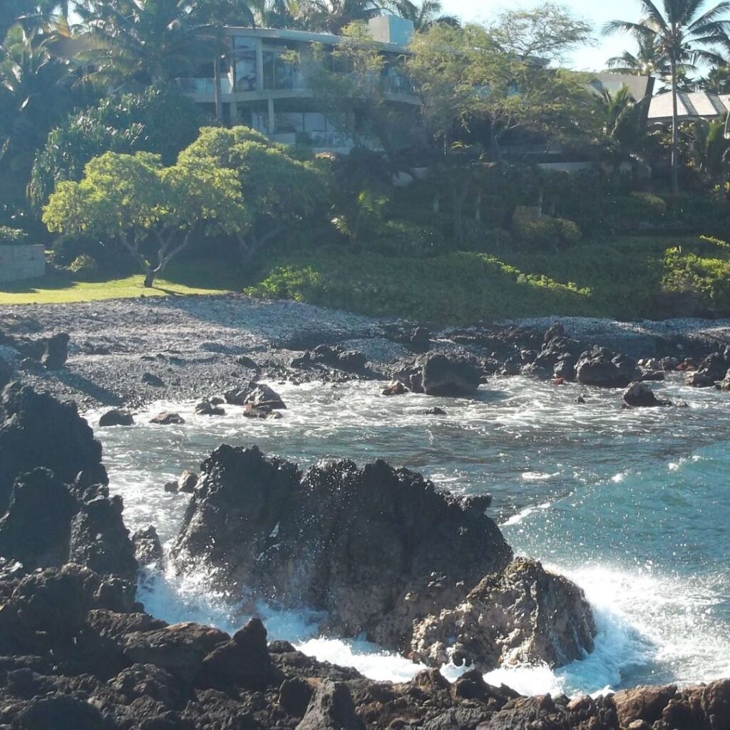 Snorkeling on Maui: The Ultimate Guide To 27 Amazing Spots