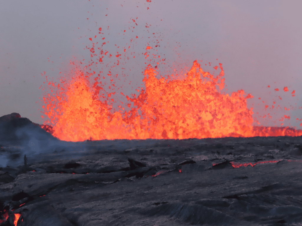 Kilauea Erupting Again | 82 Foot Lava Fountain Heights Reported