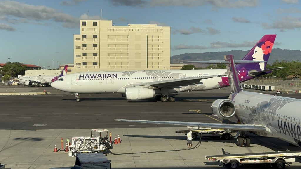 Review: Hawaiian Airlines Boeing 717 Economy HNL-KOA