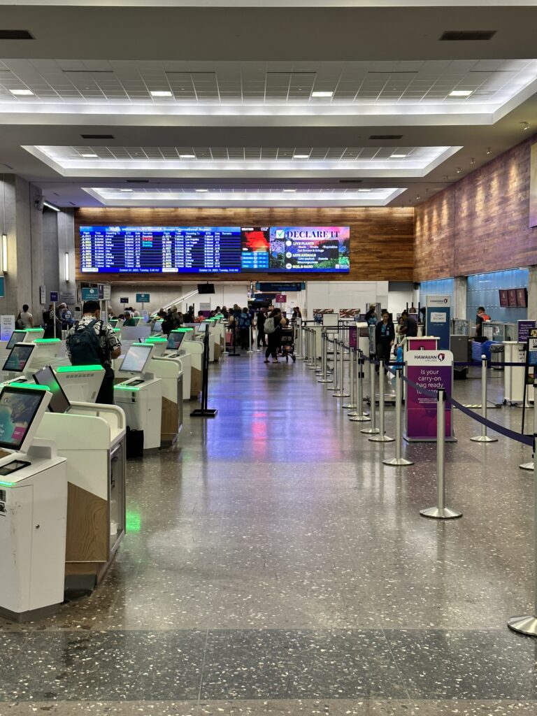 busy terminal for Hawaiian Airlines Honolulu to Hilo