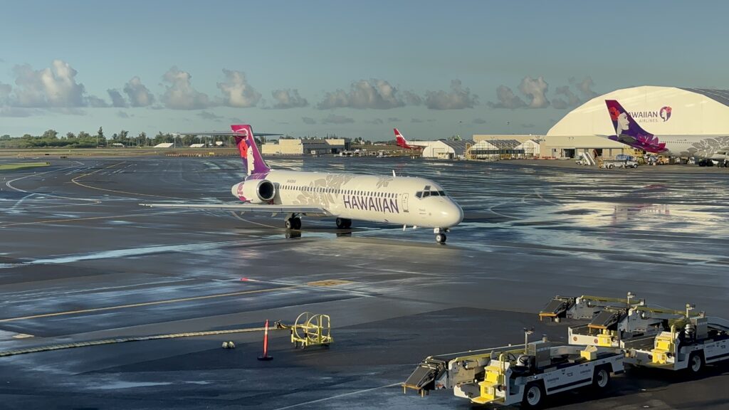 Review: Hawaiian Airlines Honolulu to Hilo | Boeing 717 | HNL-ITO