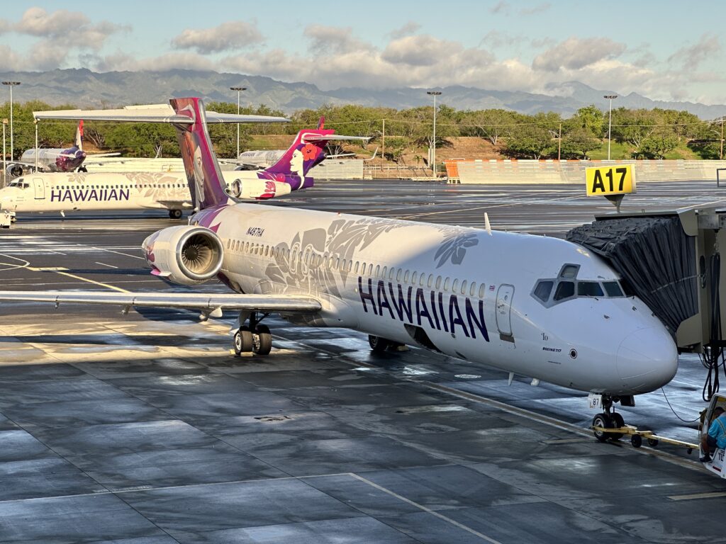 Review: Hawaiian Airlines Honolulu to Hilo | Boeing 717 | HNL-ITO