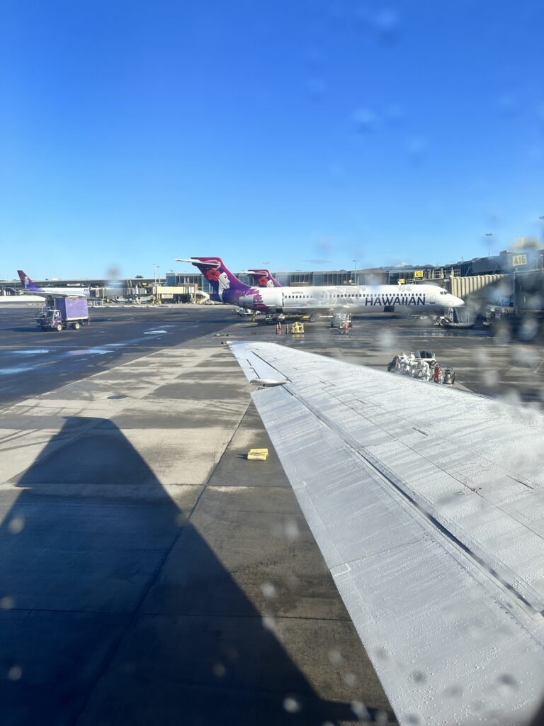 Review: Hawaiian Airlines Honolulu to Hilo | Boeing 717 | HNL-ITO