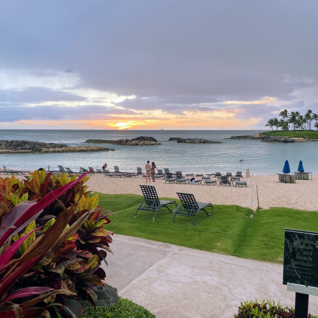 15 Best Beachfront Hotels On Oahu (2024) | Waterfront Bliss