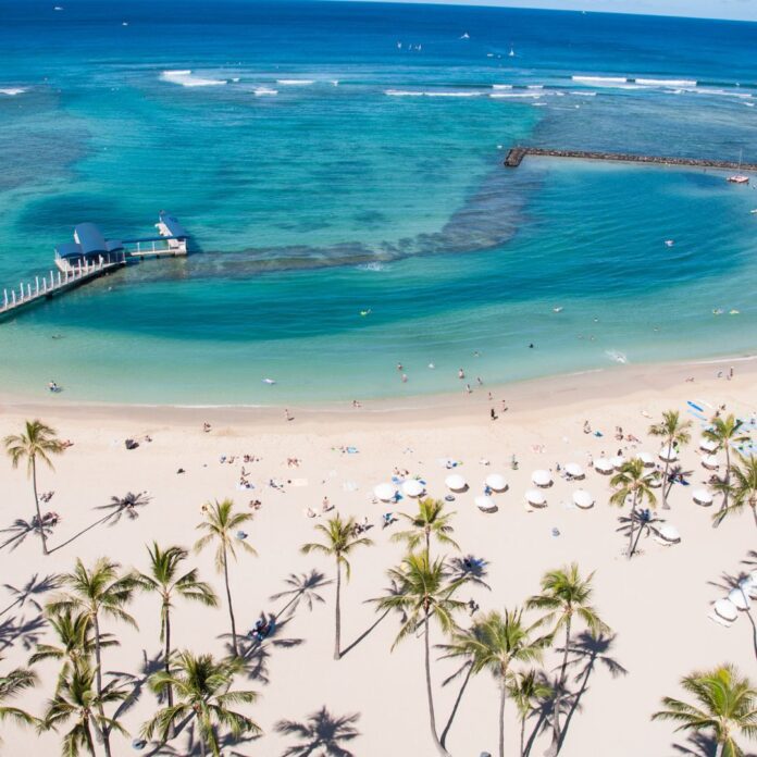 15 Best Beachfront Hotels On Oahu (2024) | Waterfront Bliss