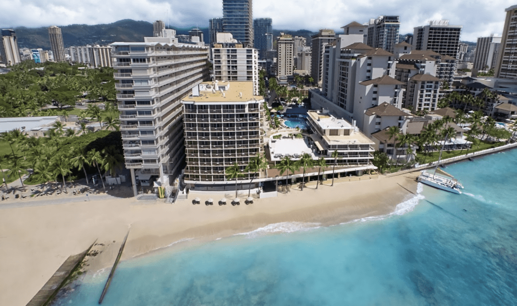 15 Best Beachfront Hotels On Oahu (2024) | Waterfront Bliss