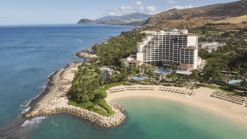 13 Best Luxury Hotels in Hawaii (2024)